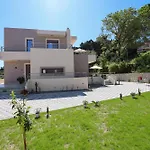 Oasis Luxury Villa