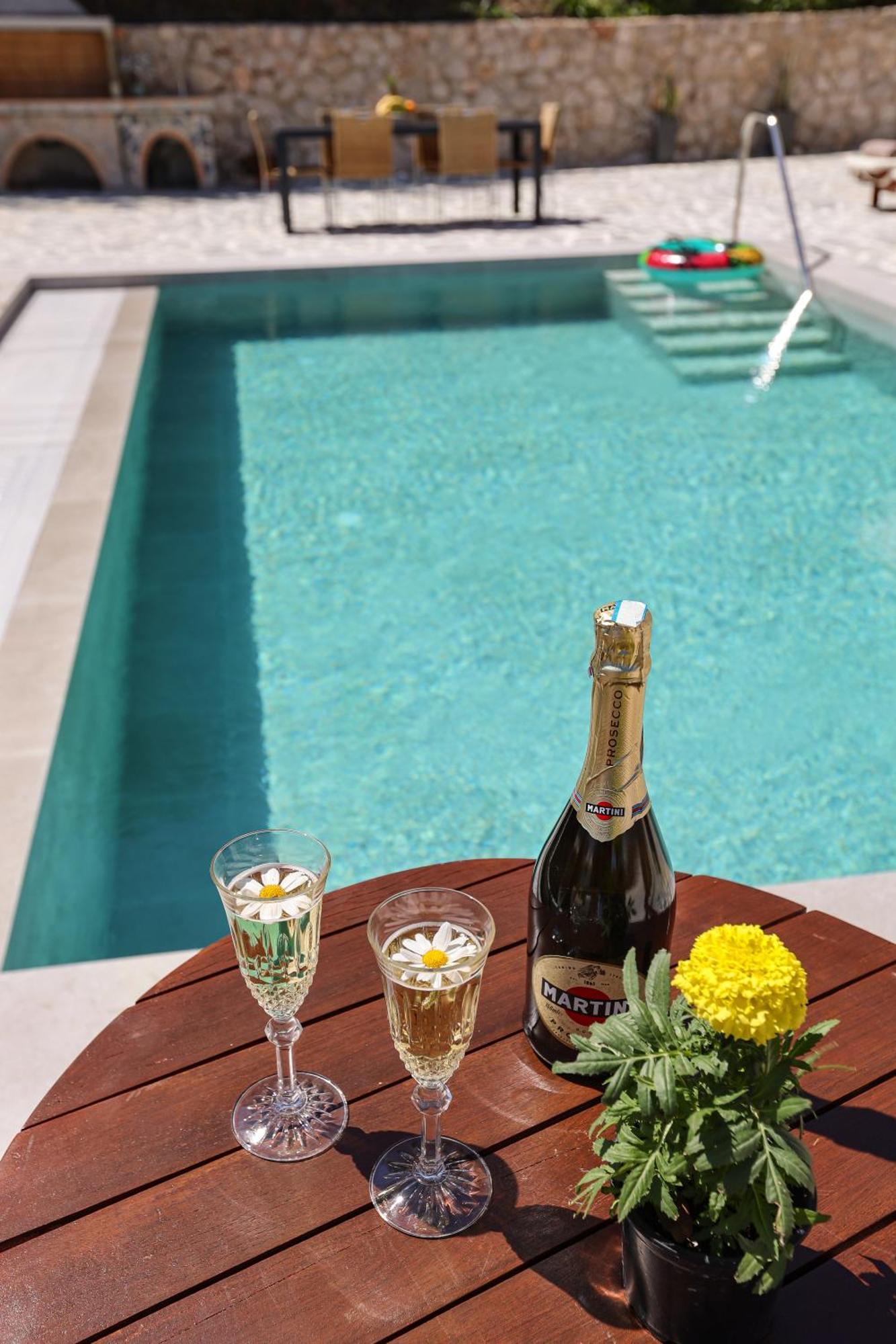 Oasis Luxury Villa *