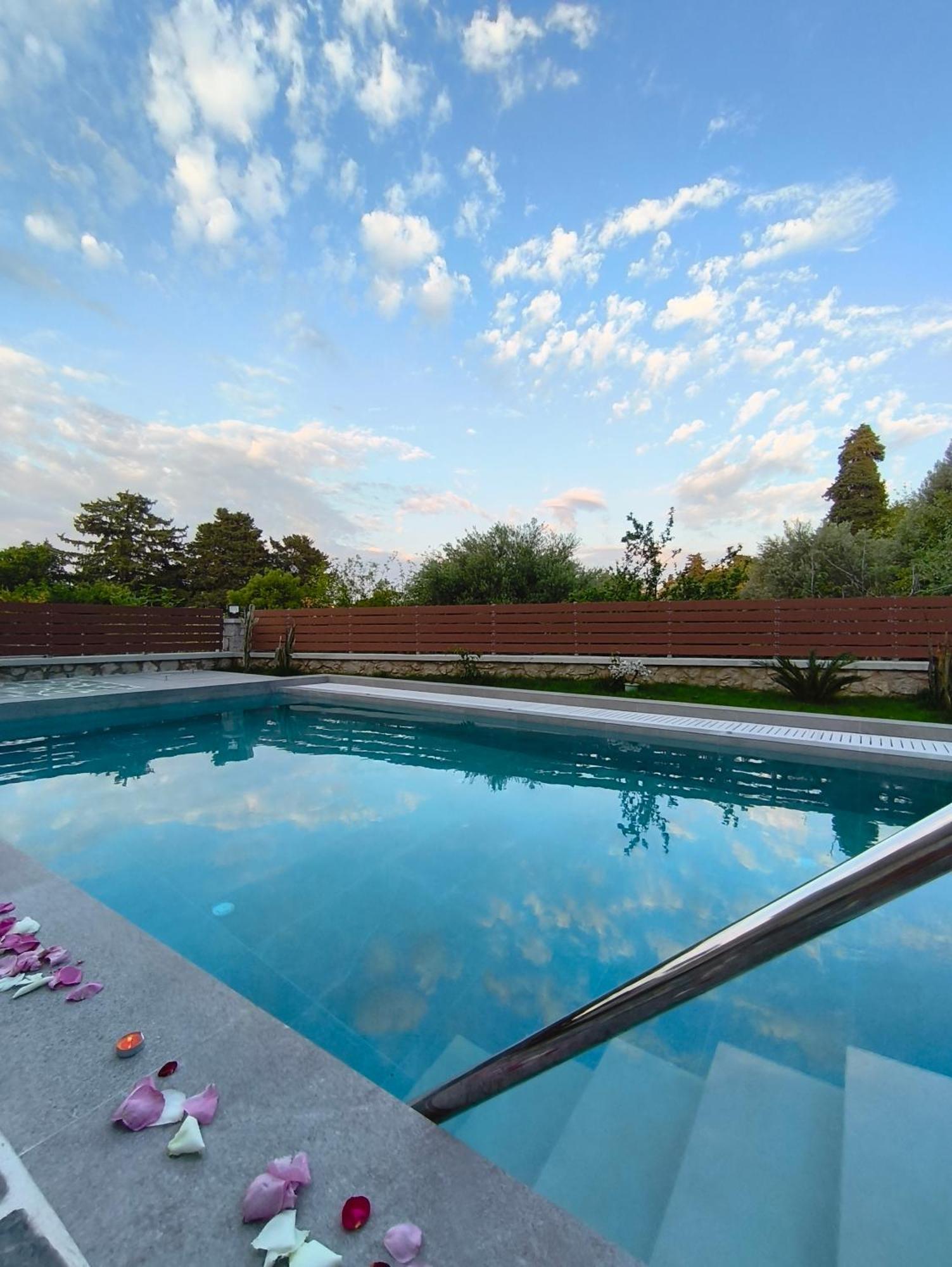 Oasis Luxury *